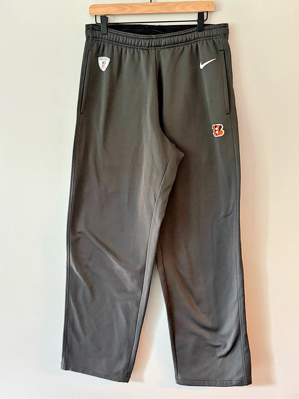 Nike Cincinnati Bengals Sideline Standard Issue Dri-FIT Taper Pants Dri-FIT